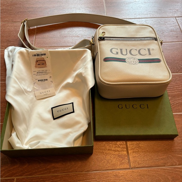 Gucci Off White Logo Print Leather Vertical Messenger Bag Small. - Picture 8 of 14